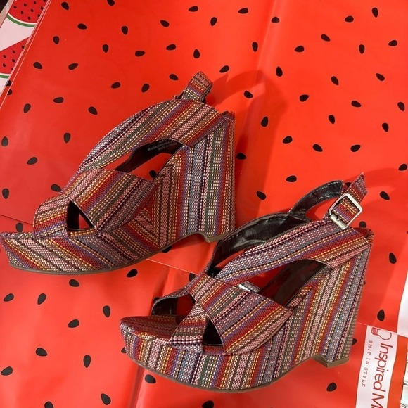 MADELINE wedges - Picture 2 of 5